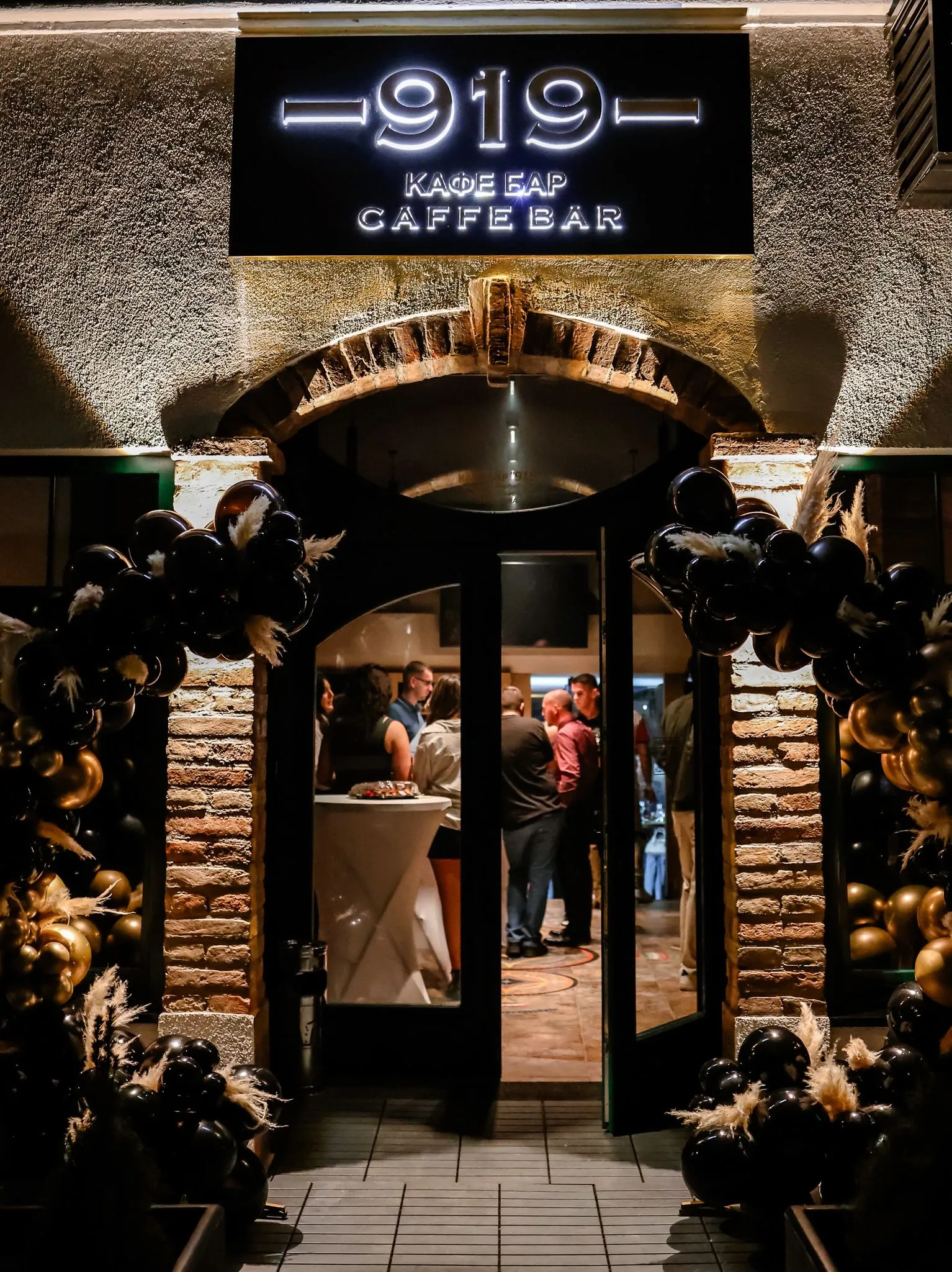 Caffe Bar 919 Entrance